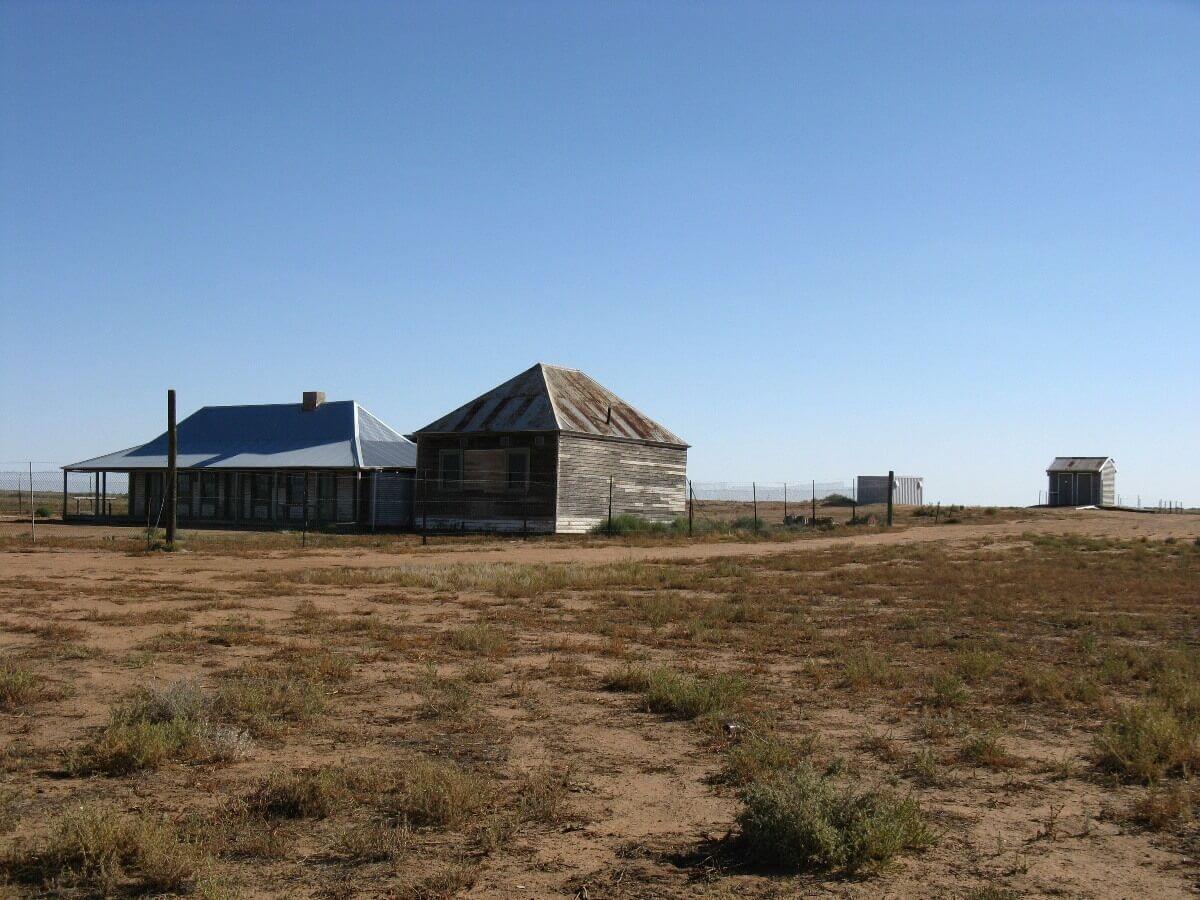 One Tree - Bidgee Motor Inn Hay NSW