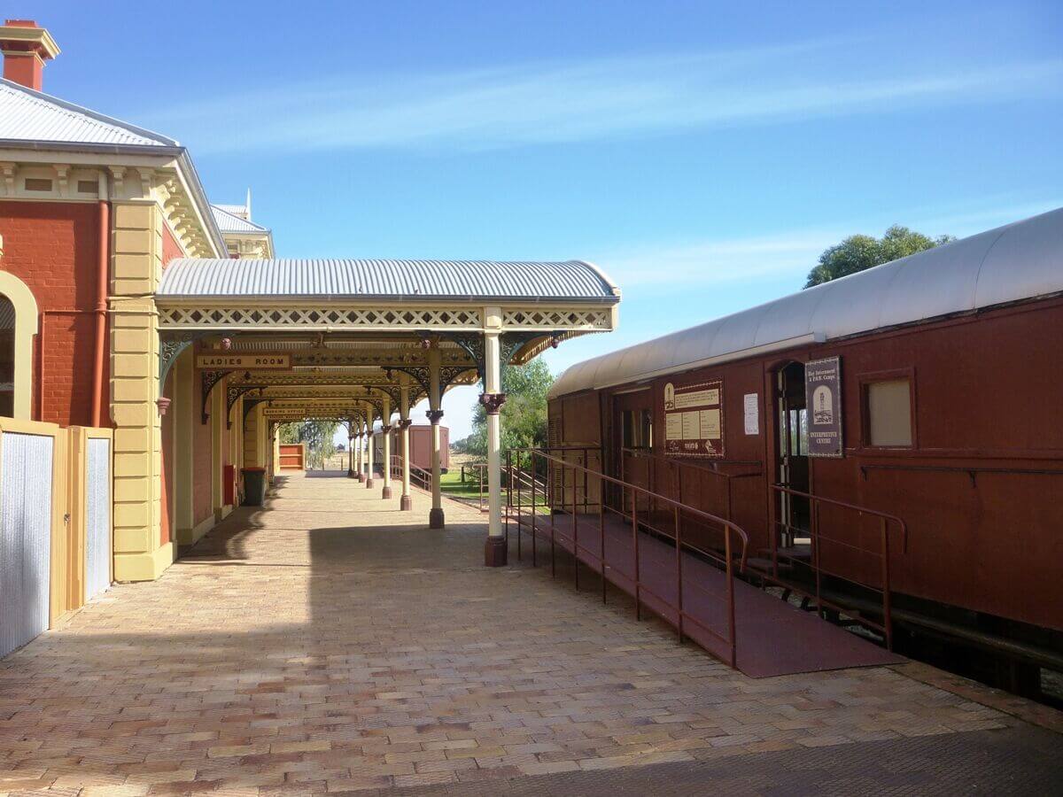 Railway Station - Bidgee Motor Inn Hay NSW