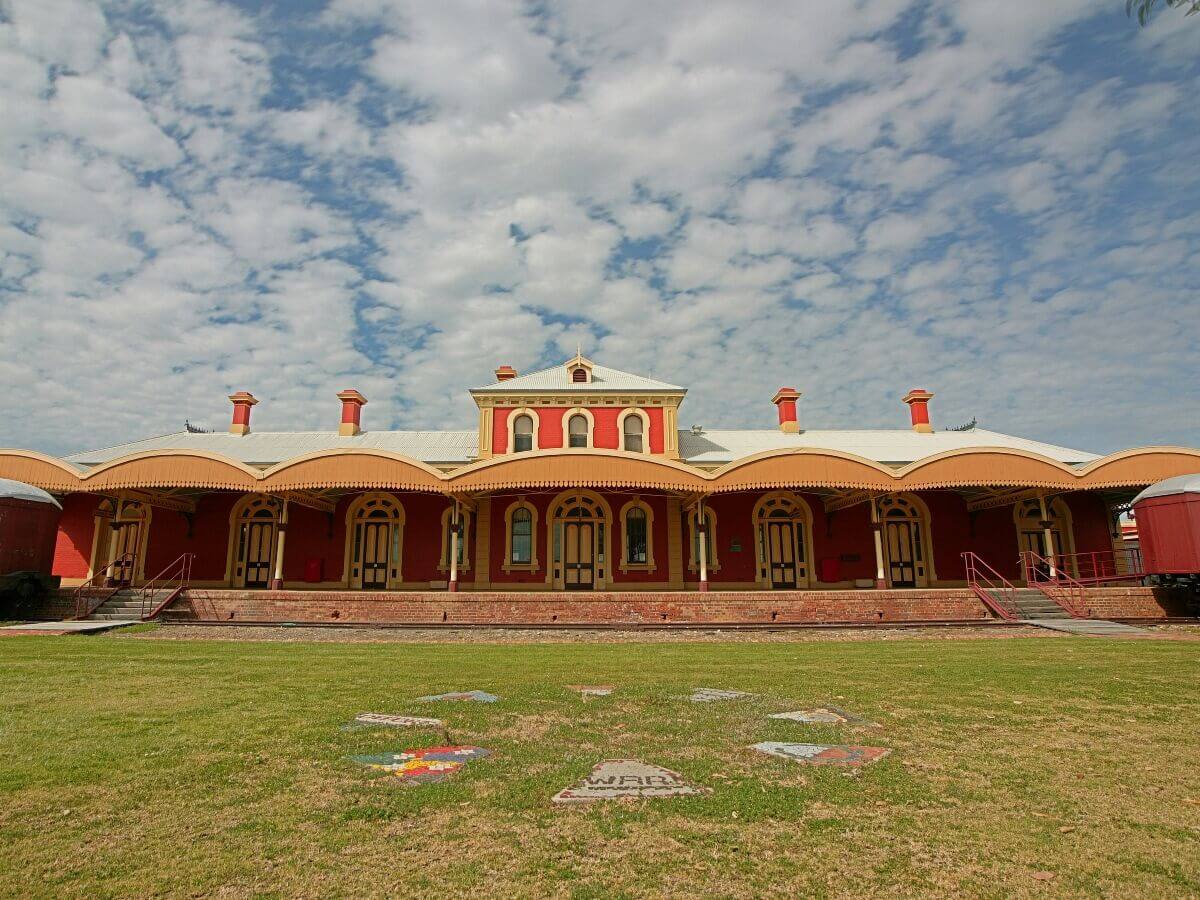 Railway Station - Bidgee Motor Inn Hay NSW