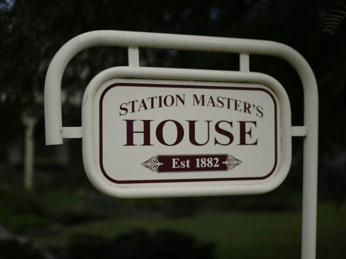 Station Masters House Sign - Bidgee Motor Inn Hay NSW