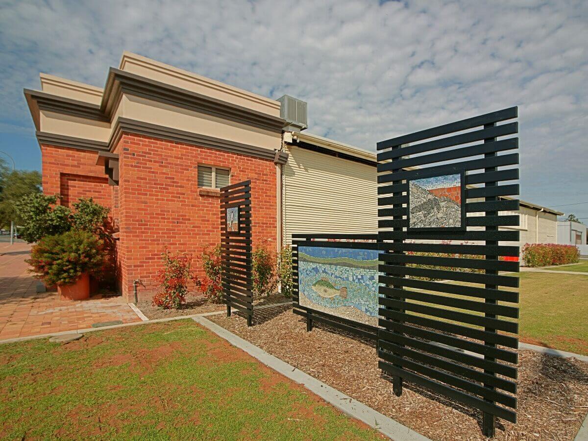 War Memorial Hall - Bidgee Motor Inn Hay NSW