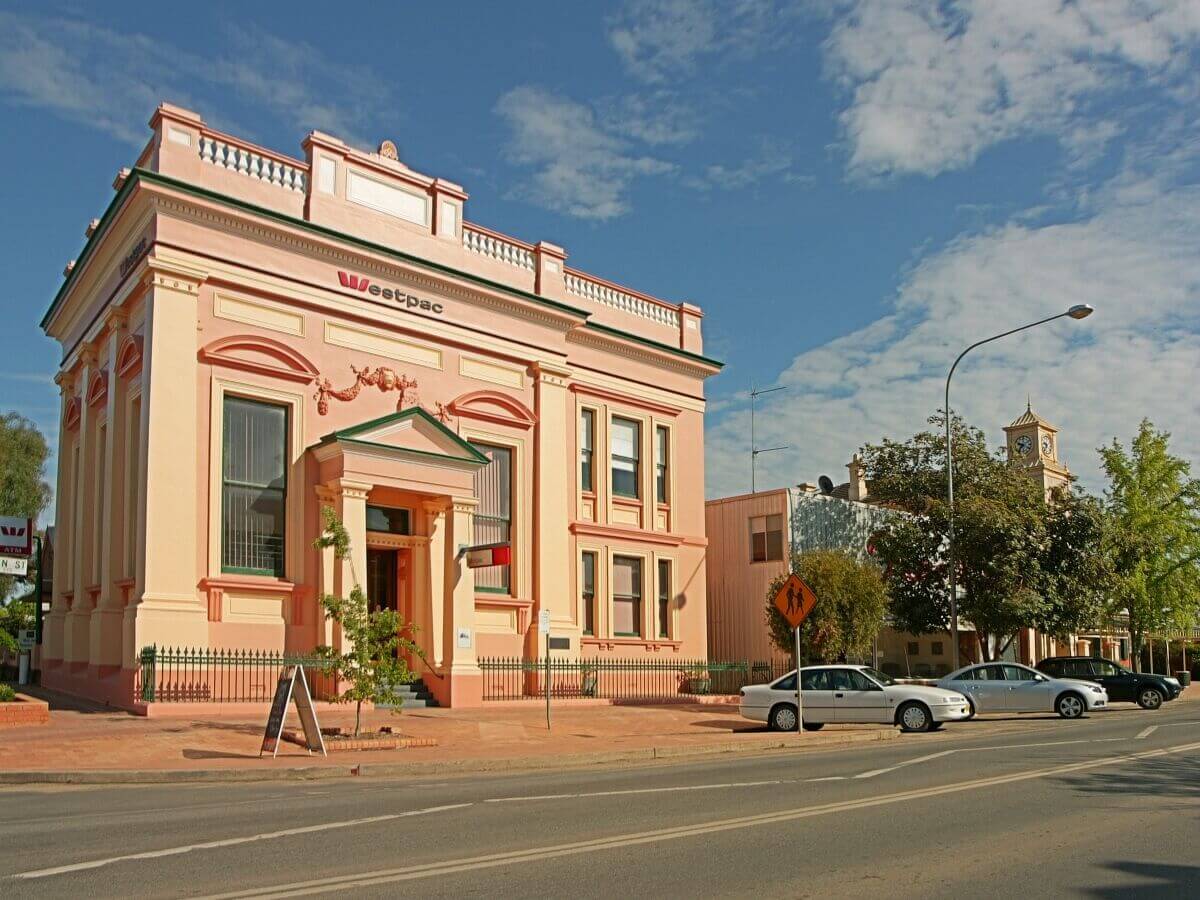 Westpac Bank - Bidgee Motor Inn Hay NSW