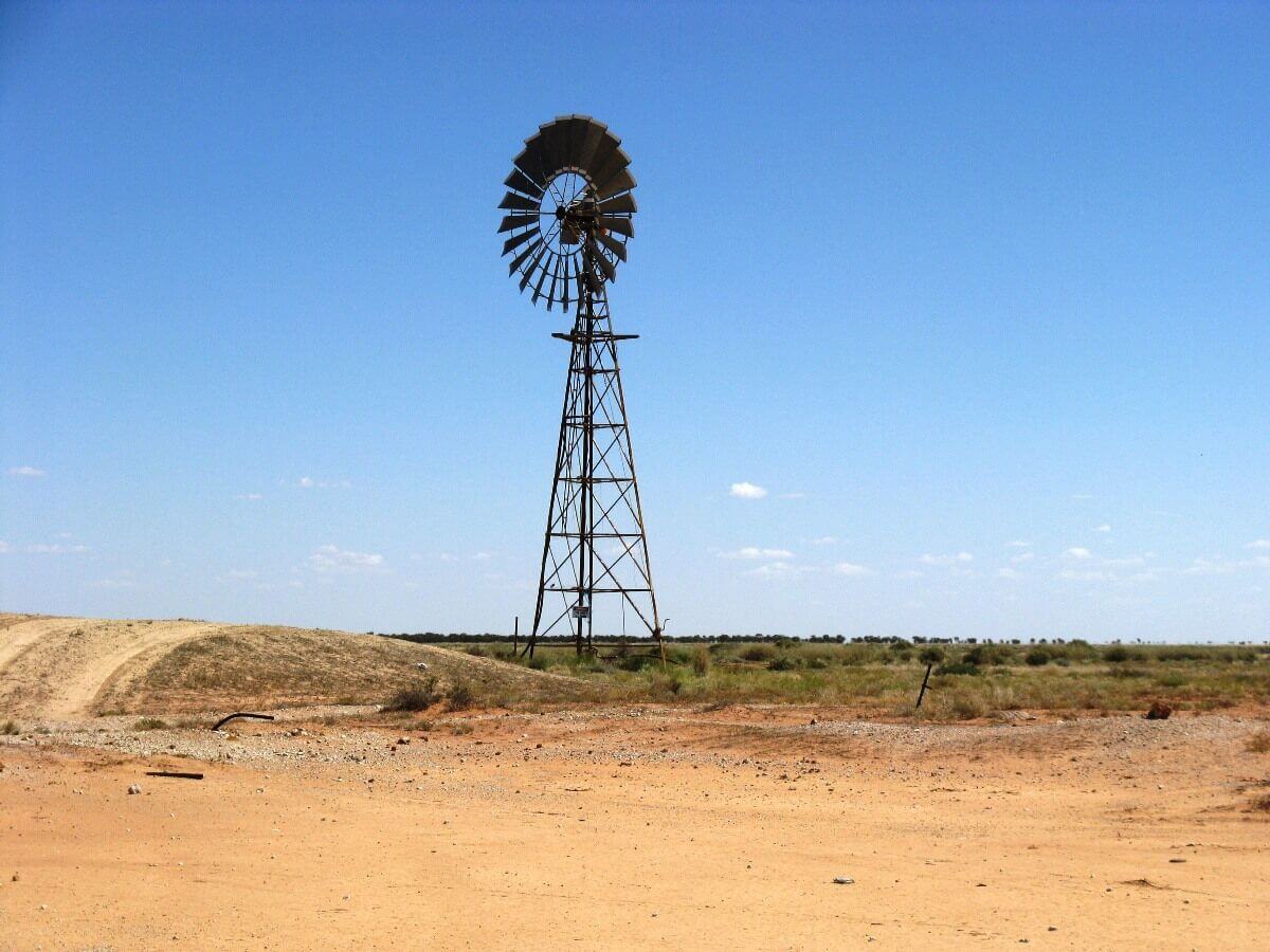 Windmill - Bidgee Motor Inn Hay NSW